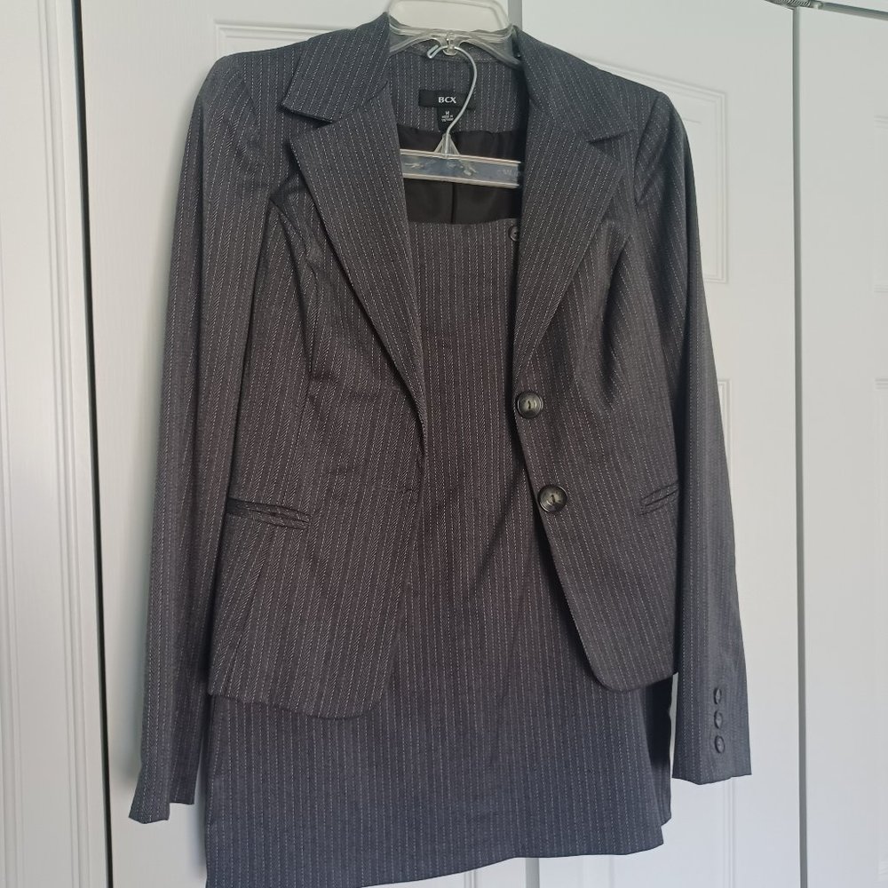 Womens medium gray skirt suit